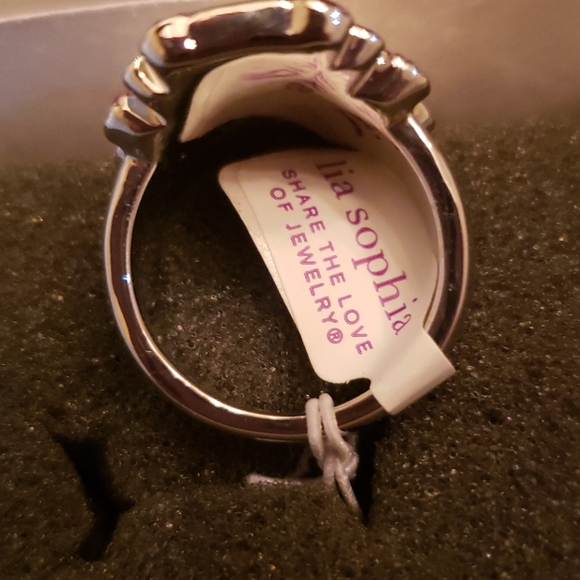 Tilla - Picture 2 of 2